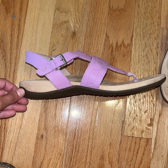 Vionic sandals - Picture 2 of 4